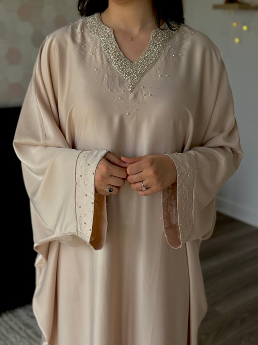 Abaya Yousra avec Ceinture Intérieure Beige