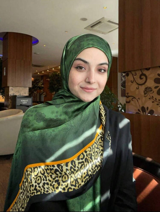 HIJAB LAMYA VERT & MOTIFS LÉOPARD