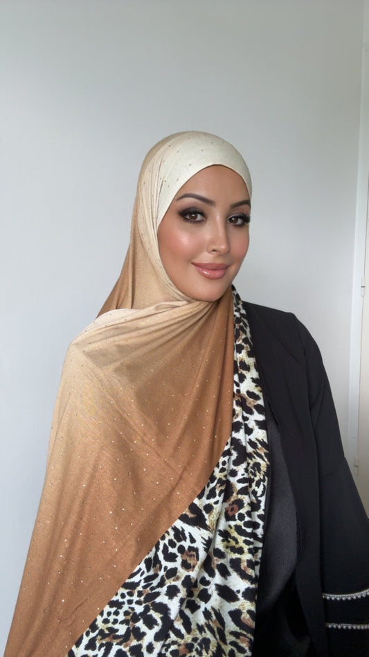Hijab Émirati Léopard Dégradé – Camel